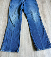 Vintage 90s Wrangler 945NAV Faded Blue Relaxed Western Cowboy Cut Jeans (34x32)