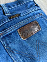 Vintage 90s Wrangler 945NAV Faded Blue Relaxed Western Cowboy Cut Jeans (34x32)