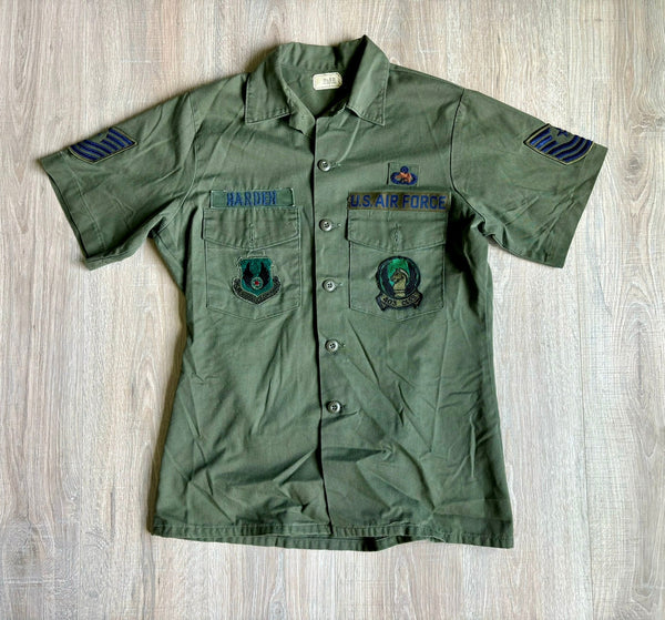 Medium - Vintage 60s OG-507 Military Poplin Short Sleeve Vietnam War Air Force Shirt