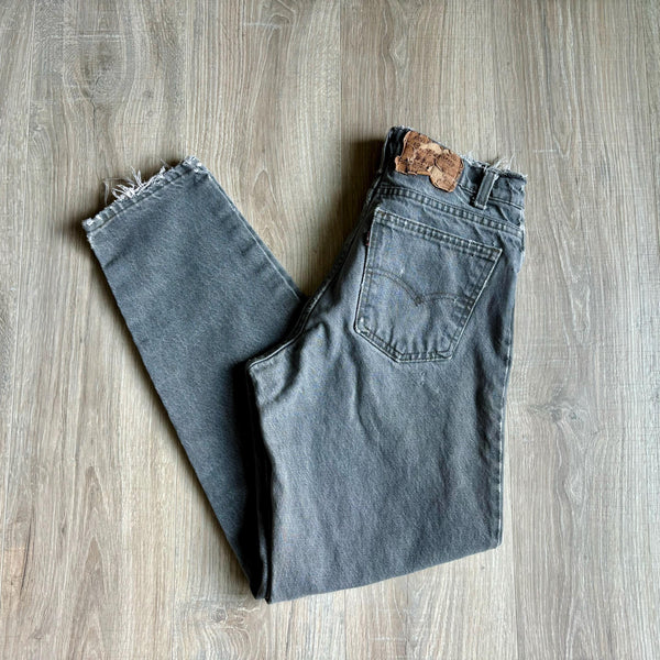 Vintage 90s Levi’s Gray 550 Relaxed Tapered Jeans (29x31)